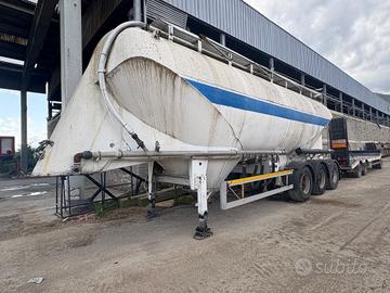 Semirimorchio cisterna per sfusi e cemento