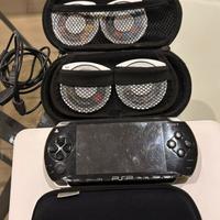 PSP sony 1000 + 4giochi + custodia + caricatore