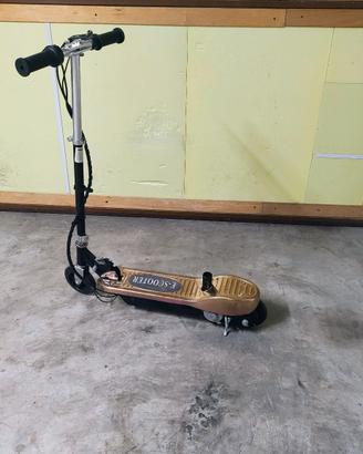 gioco monopattino elettrico 10km/h