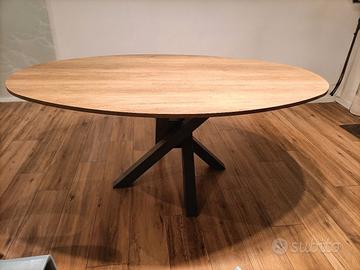 Tavolo ovale Veneta Cucine 