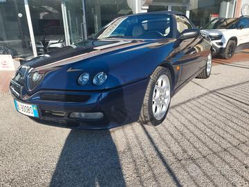 Alfa Romeo Spider 2.0i 16V Twin Spark cat L