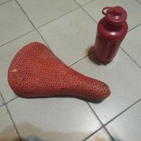 sella bici + borraccia 