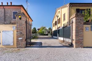 3 LOCALI A VOGHIERA