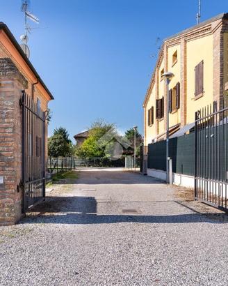 3 LOCALI A VOGHIERA