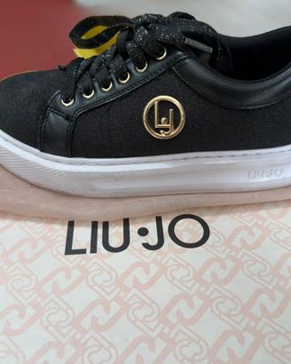Sneakers liujo taglia 32