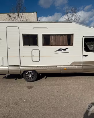 LAIKA ECOVIP 200 FORD 2.5 TD 7 POSTI ANNO 1995 Lai