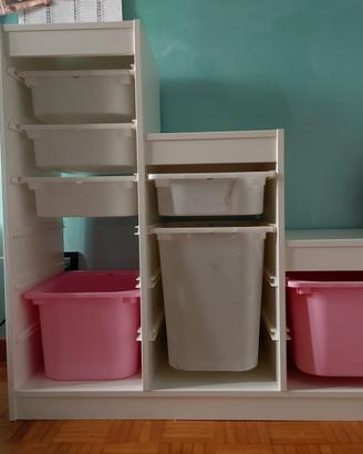 Mobile Ikea con vaschette