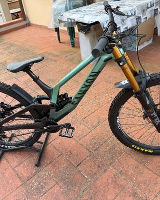 Bici dh canyon sender cfr (carbonio) 29 2023
