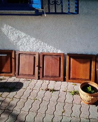 Sportelli ante in legno