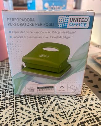 Perforatore per fogli