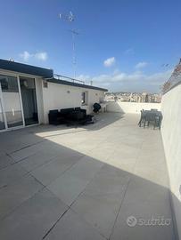 Attico bilocale zona Villa Bellini