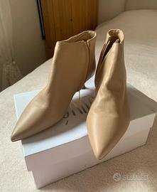 Stivaletti Ovyé con tacco