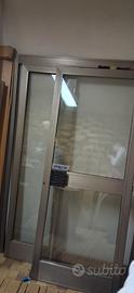 Porta in alluminio e vetro per negozio/ufficio – O