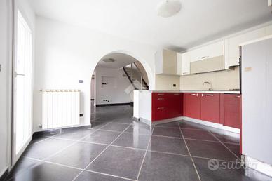 CASA SEMINDIPENDENTE A MIRA