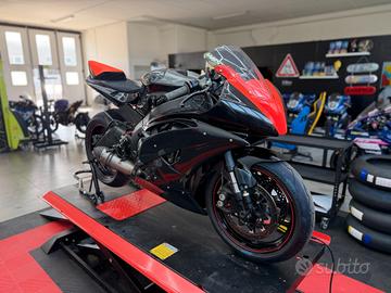 Yamaha YZF R6 PRONTO PISTA! PERMUTE!