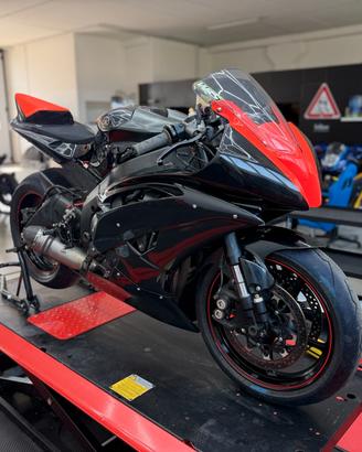 Yamaha YZF R6 PRONTO PISTA! PERMUTE!