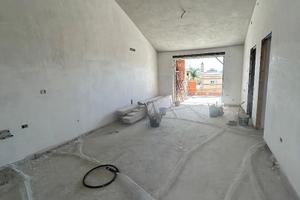 Nuovo attico con due bagni e posto auto