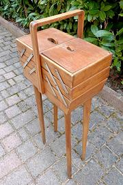 Scatola da cucito vintage