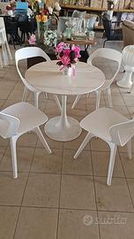 Tavoli e sedie