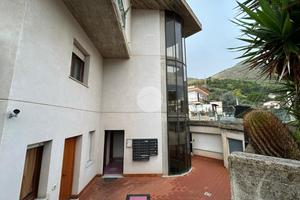 MONOLOCALE A PALERMO