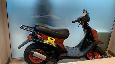 YAMAHA BOOSTER R nero arancio