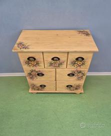 Cassettiera con fiori a decoupage