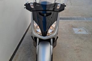 Yamaha XMAX 250