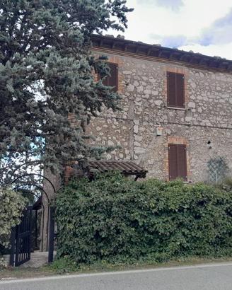 Rustico / Casale di 125 m² con 4 locali a Guardea