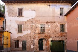 IMMOBILE D'EPOCA DA RISTRUTTURARE CON VISTA FIUME