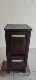 Stufa a legna per cucinare e riscaldare
