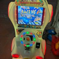 Distributore palline con gioco