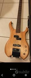 basso elettrico con meccaniche  Steinberger 