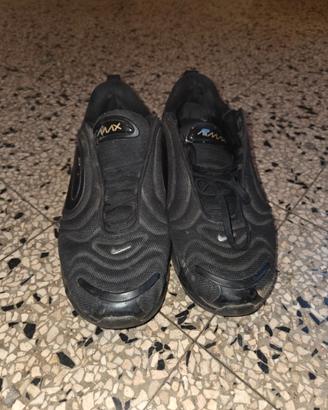 Nike Air Max 720 nero oro 42 EU