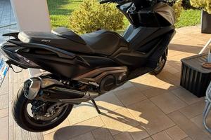 Kymco AK 550