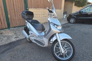 Scooter Beverly 250