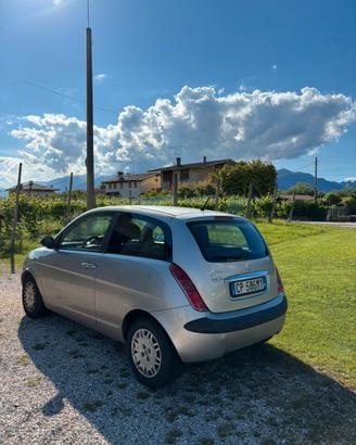Lancia Y
