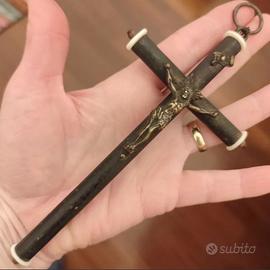 Piccolo crocifisso fine 800 primi 900