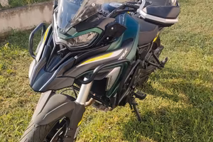 Moto turismo Benelli TRK702