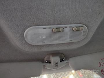 Plafoniera anteriore RENAULT CLIO del 2011