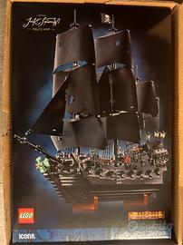 LEGO Icons Perla Nera 10365 Pirati dei Caraibi