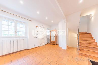 VILLA LUMINOSA E MODERNA