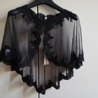 Coprispalle nero con ricami e paillettes 