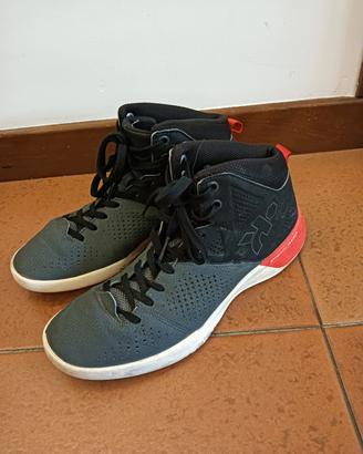 Scarpe Casual KIPSTA Unisex - Taglia 39 (25 cm)
De