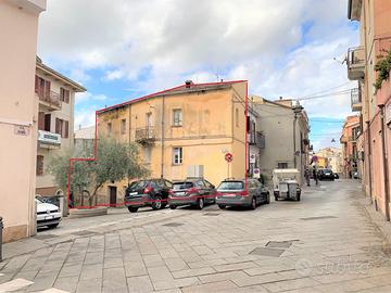 Antica casa indipendente in Via Roma