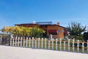 Villa con giardino