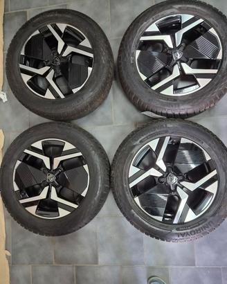 cerchi e pneumatici invernali Peugeot 2008