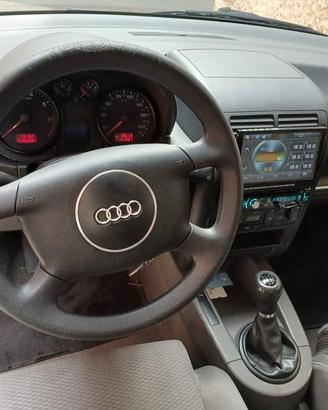 Audi A2 1.4 benzina 4cilindr full opt neopatentati