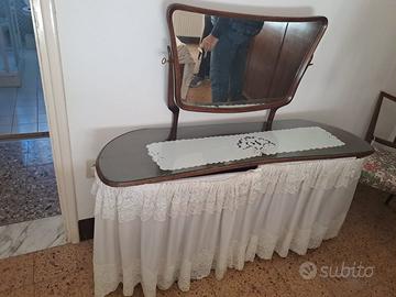 mobile toilette anni 60