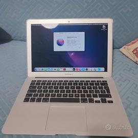 MacBook Air 2017  8gb/512GB,  Batteria  7 cicli