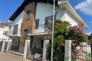 VILLA SINGOLA A NICHELINO